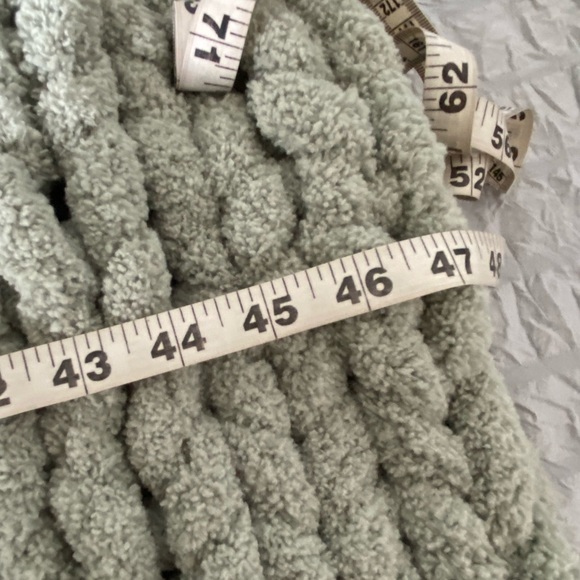 Sage Green Hand Knitted Chunky Blanket - Picture 9 of 9